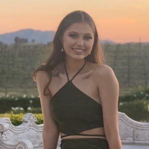 Meet your Posher, Ariel